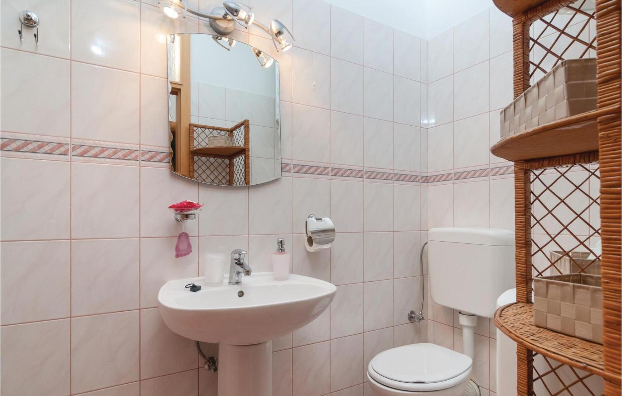 Lovely Apartment In Split With Wifi Exterior photo